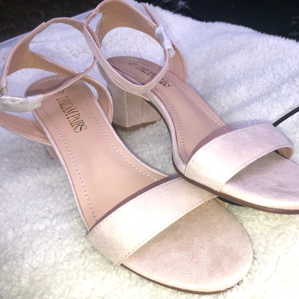 Size 8 nude small nude heel